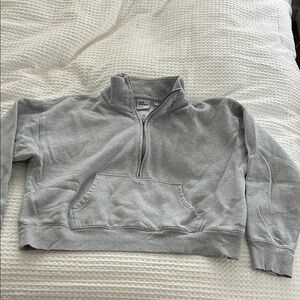 Grey Aritzia TNA Sweatshirt Size L